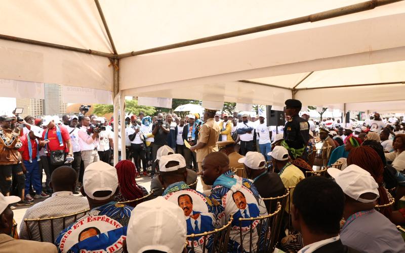 Meeting de soutien  syndicats des transporteurs et des motomans au Président-candidat