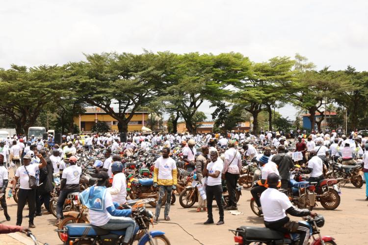 Meeting de soutien  syndicats des transporteurs et des motomans au Président-candidat